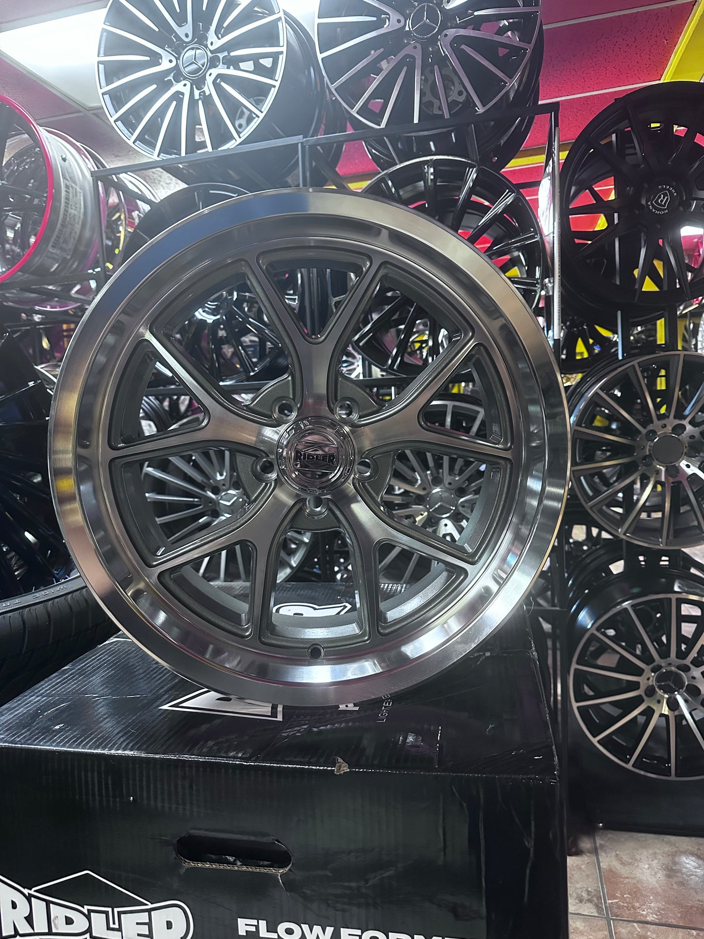 RIDLER 18.0X8.0 WHEEL